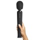 le Wand Massager rechargeable noir dans la main
